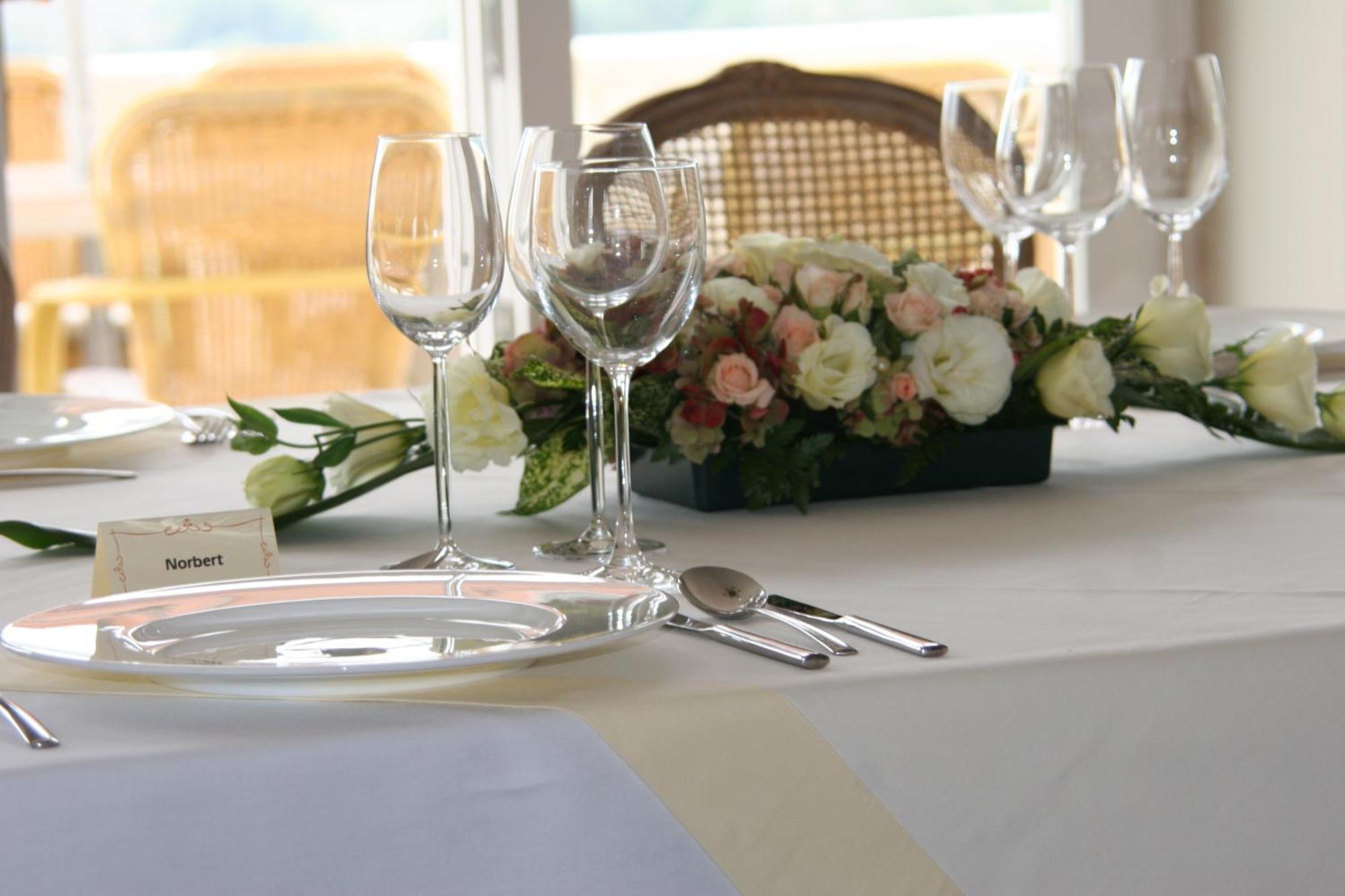 Liszkay Borkuria Hotel Monoszlo Ngoại thất bức ảnh